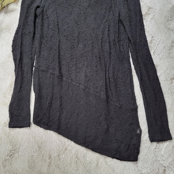 Club Monaco Italian Yarn Black Viscose Blend Asymmetrical Knit Top Size S - Picture 3 of 12